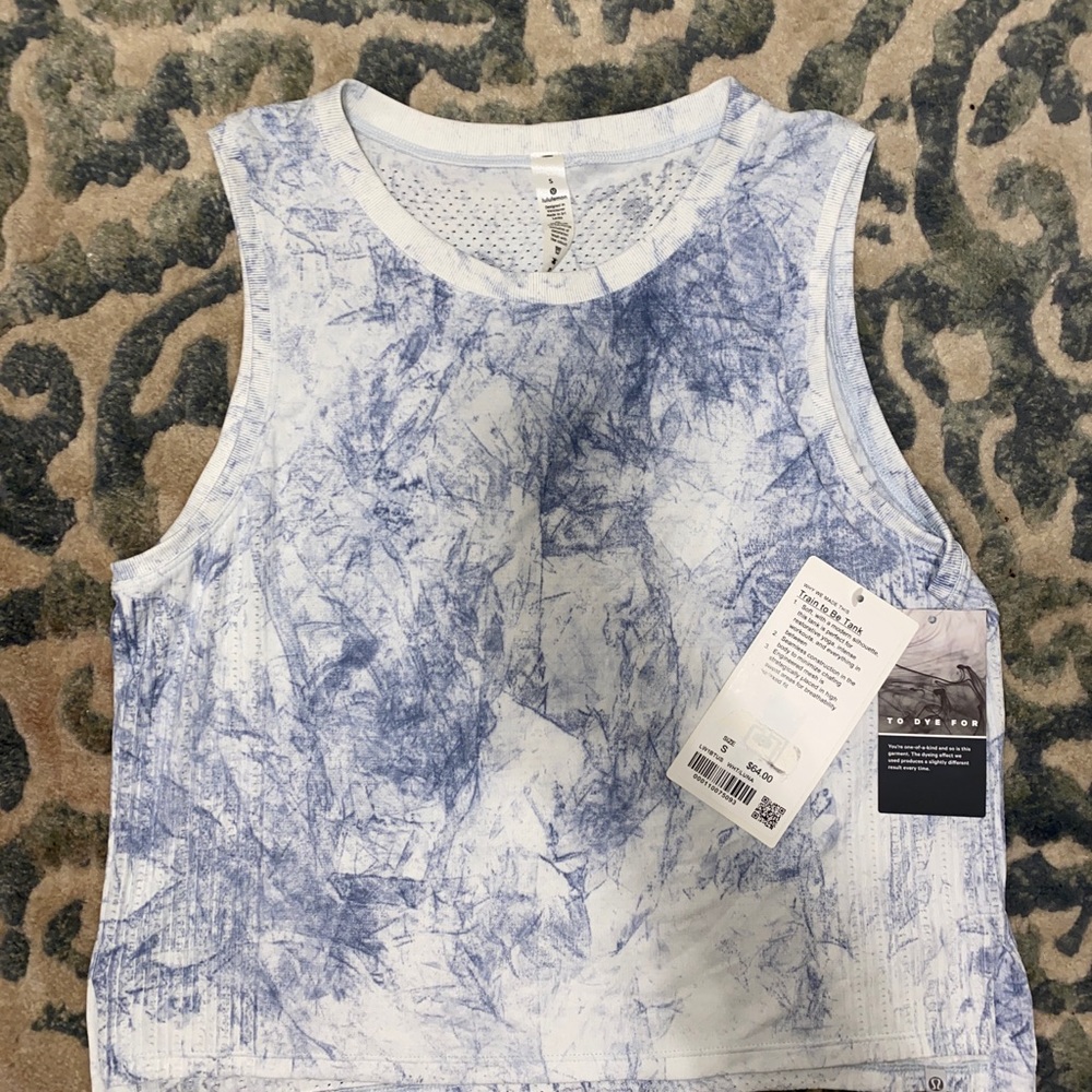 NWT Lululemon train to be tank